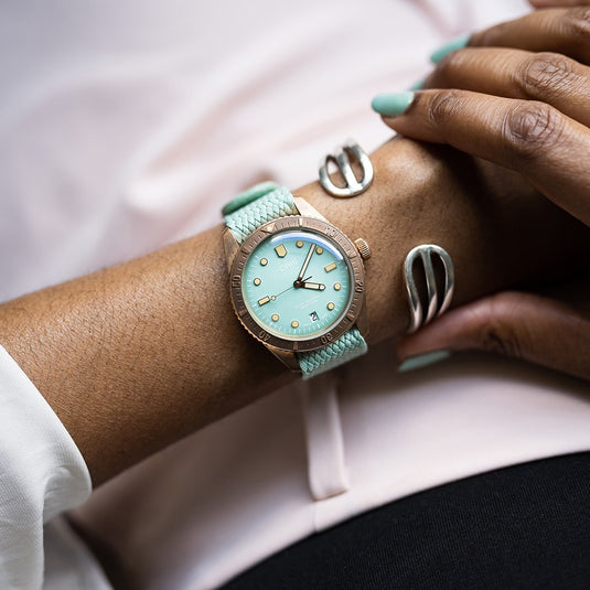 oris-divers-sixty-five-cotton-candy-01-733-7771-3157-07-3-19-03brs