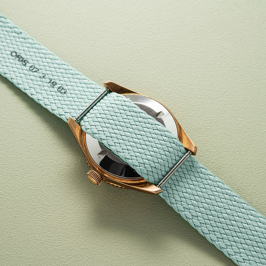 oris-divers-sixty-five-cotton-candy-01-733-7771-3157-07-3-19-03brs