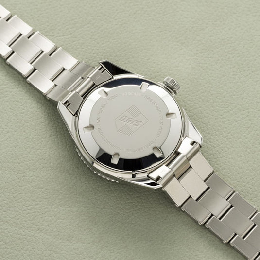 oris-divers-sixty-five-date-automatic-01-733-7707-4057-07-8-20-18