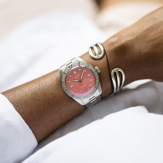 oris-divers-sixty-five-cotton-candy-01-733-7771-4058-07-8-19-18