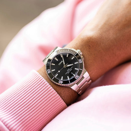 oris-aquis-date-automatic-01-733-7787-4154-07-8-22-04peb