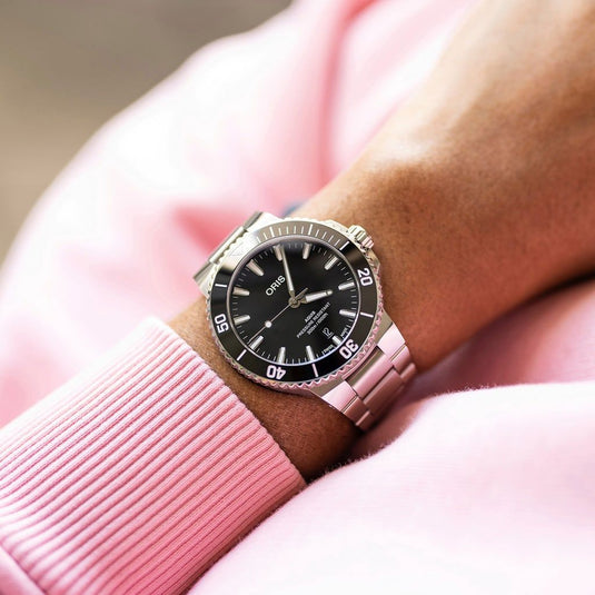 oris-aquis-date-automatic-01-733-7787-4154-07-8-22-04peb