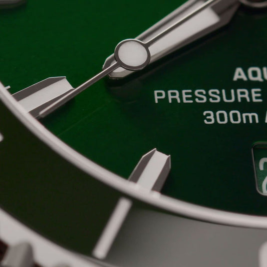 oris-aquis-date-automatic-01-733-7787-4157-07-4-22-37fc