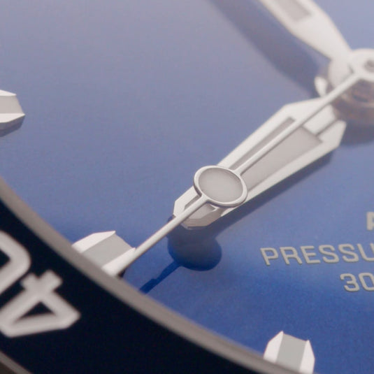 oris-aquis-date-automatic-01-733-7789-4135-07-4-23-35fc