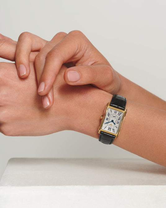 Longines Dolcevita Quartz Watch, 20.50 X 32.00 Mm, 18 Karat Yellow Gold. L5.255.6.71.0