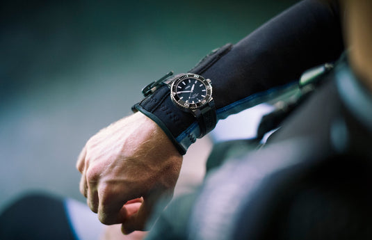 oris-aquis-date-01-733-7730-4135-07-4-24-64eb