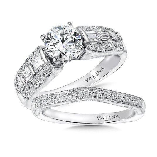DIAMOND ENGAGEMENT RING R9425W