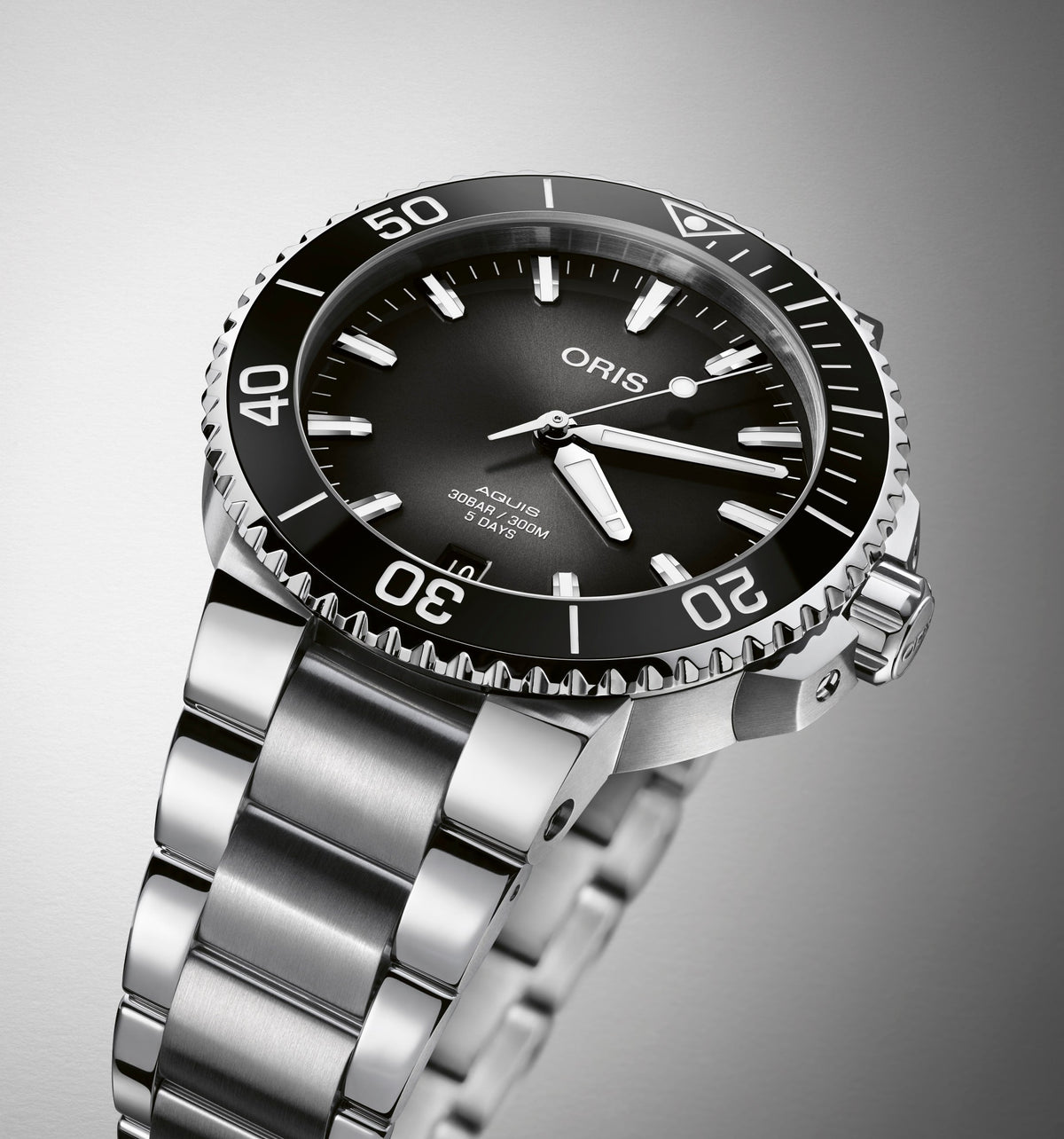 oris-aquis-date-calibre-400-01-400-7769-4154-07-8-22-09peb