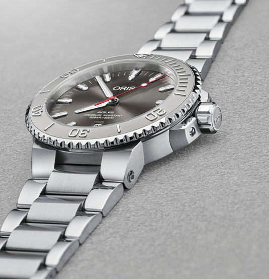 oris-aquis-date-relief-01-733-7730-4153-07-8-24-05peb