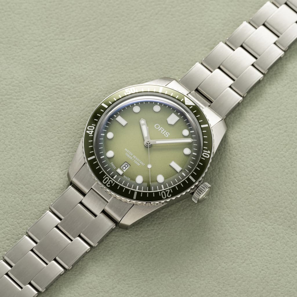 oris-divers-sixty-five-date-automatic-01-733-7707-4057-07-8-20-18