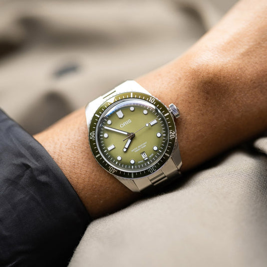 oris-divers-sixty-five-date-automatic-01-733-7707-4057-07-8-20-18
